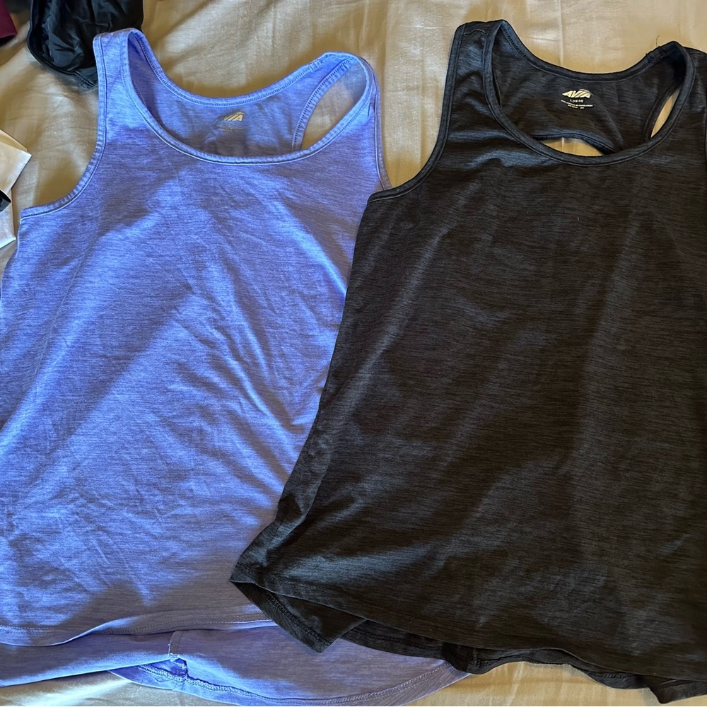 Walmart brand workout tank tops, size large